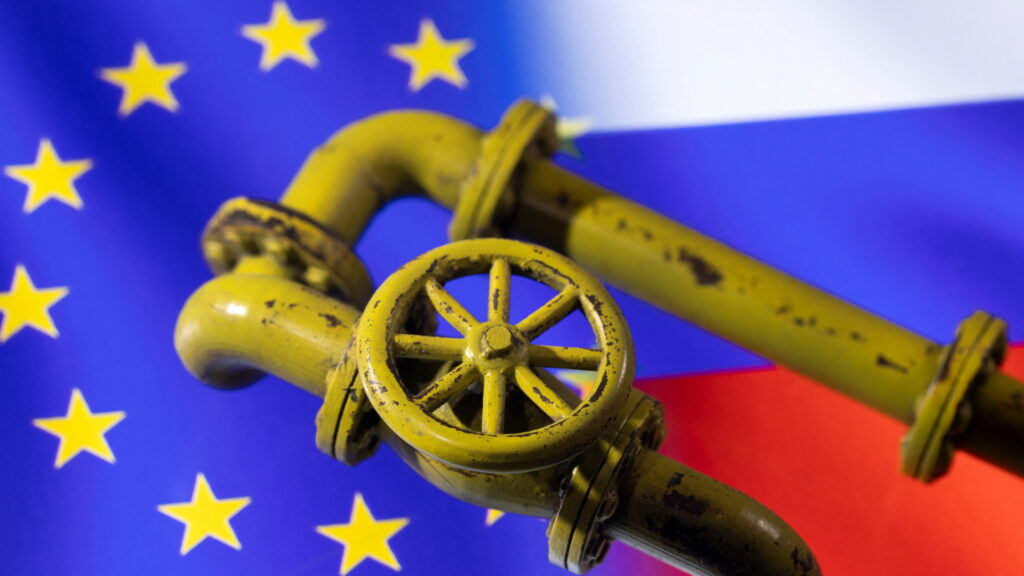 Illustration: Reuters / Dado Ruvic