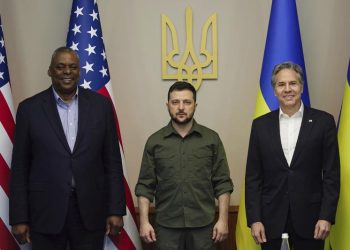 US Secretary of Defense Lloyd Austin, Ukrainian President Volodymyr Zelensky and US Secretary of State Antony Blinken meet on April 24, 2022 in Kyiv. Photo: US Department of Defense/AFP