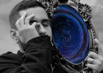 Psychologist named five toxic habits related to money