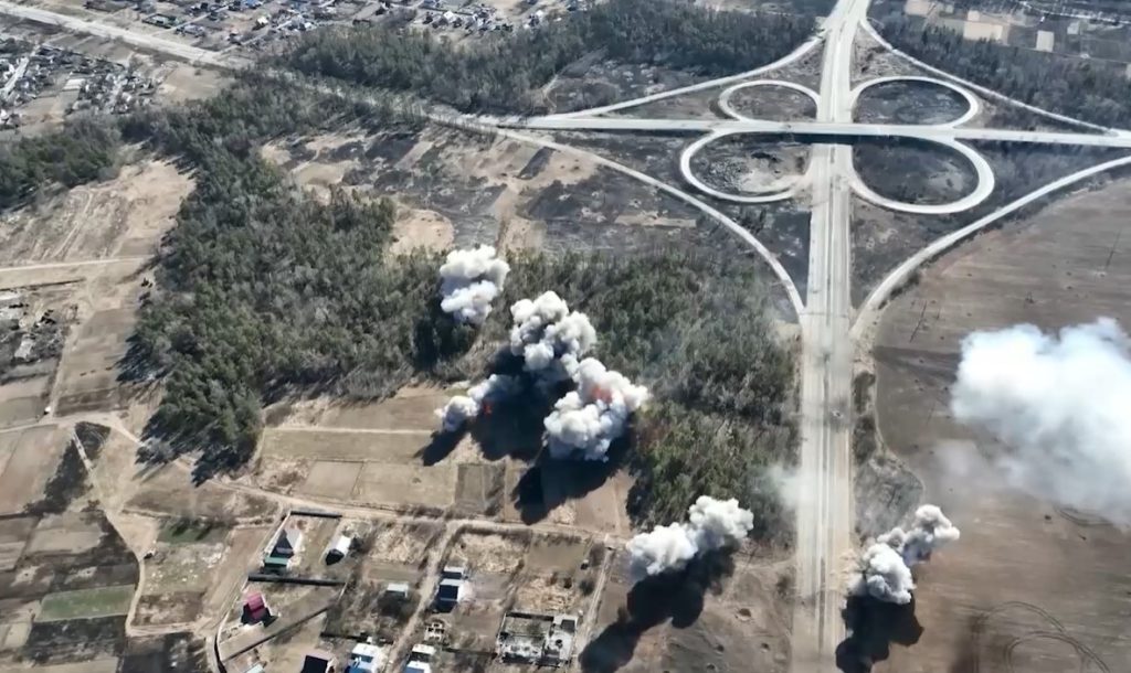 Footage of the strikes on the US-supplied M777 howitzers and the Ukrainian artillery crew by the kamikaze drone "Cube"
