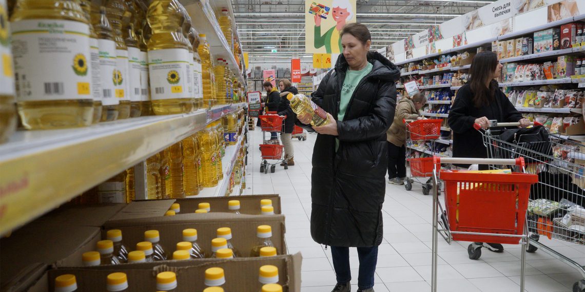 Saudi Arabia and the UAE might compensate for the drop in oil production in Russia