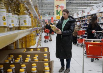 Saudi Arabia and the UAE might compensate for the drop in oil production in Russia