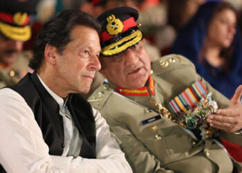 Former Prime Minister of Pakistan Imran Khan and Chief of Staff of the Pakistani Army Qamar Javed Bajwa. Image: thecurrent.pk