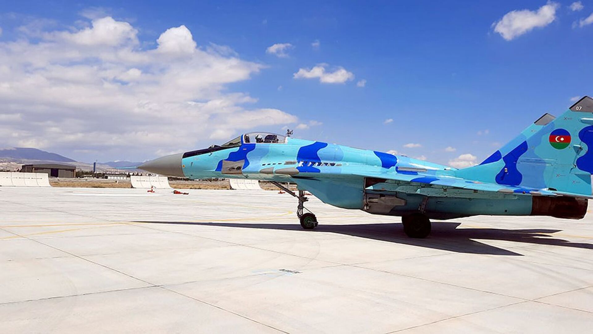 Baku handed over MiG-29 fighter jets to Kiev