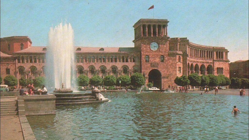 The center of Yerevan during the USSR years. Image: YouTube