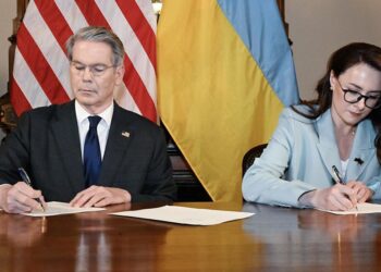 U.S. and Kyiv sign deal on mineral extraction fund as signal to Moscow