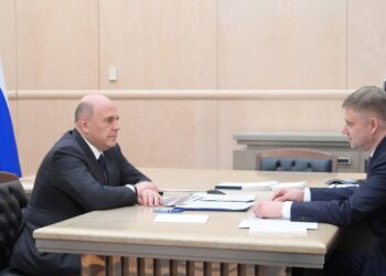 Russian PM discusses summer travel, Eastern rail expansion, and coal logistics with RZD chief