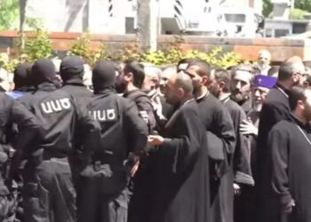 Armenian security forces enter Holy Etchmiadzin as Church declares readiness for mass arrest