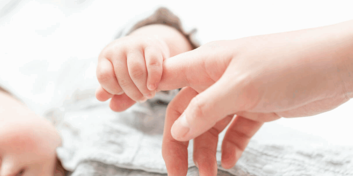 Japan’s birth rate falls below 700,000 for the first time, deepening demographic crisis