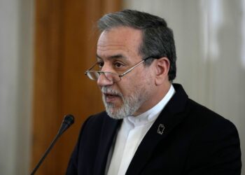 Iran signals end to retaliatory strikes as foreign minister thanks armed forces