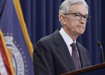 Russian office workers spend up to four hours daily on routine tasks, study finds