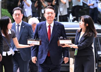 Nvidia briefly hits $4tn market cap, leading AI-driven tech rally