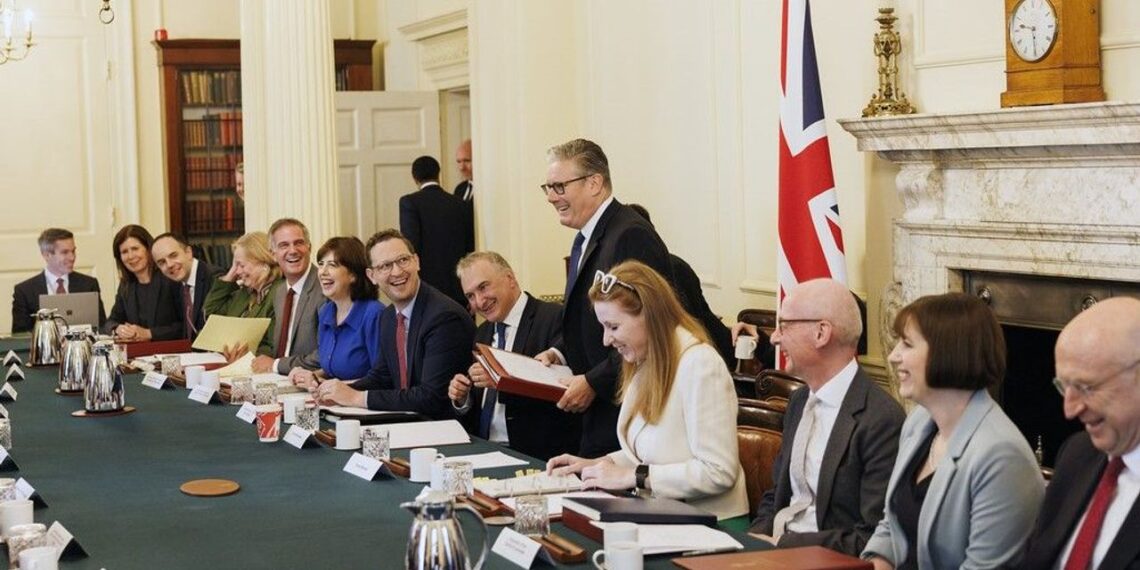 UK debt crisis fuels cabinet shake-up: Rayner out, Lammy promoted