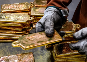 Gold surges to record high as investors brace for Fed rate cut