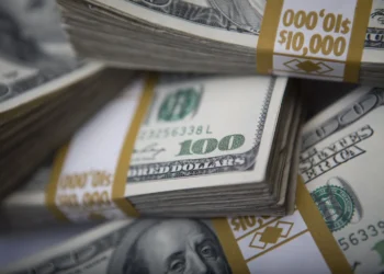 Fed rate cuts test durability of record $7.6tn in money market funds