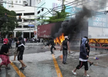 Philippine police arrest 49 after violent clashes near presidential palace amid mass anti-corruption protests
