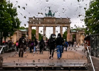 Global optimism declines sharply amid rising geopolitical and social tensions, Ipsos report shows