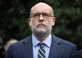 White House warns shutdown could cost $15bn a week and deepen job losses