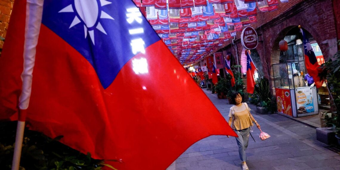 Canada advances major west-coast pipeline to cut reliance on US market