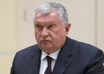 Trump plunges into 2026 midterms early as GOP scrambles over economy and slipping polls