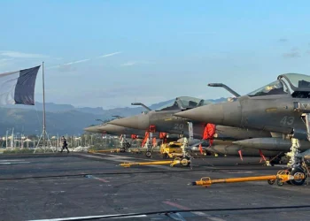 Trump urges Maduro to step aside as Washington escalates pressure on Venezuela