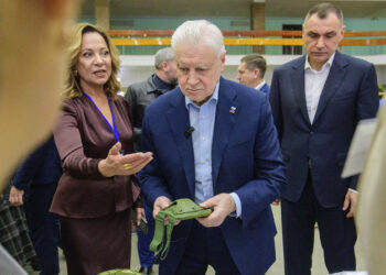 Russia’s Just Russia party proposes sweeping overhaul of labor migration rules, including abolition of work-permit patent system