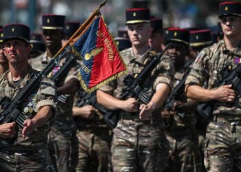 Macron launches new voluntary military service to build France’s “hybrid” army