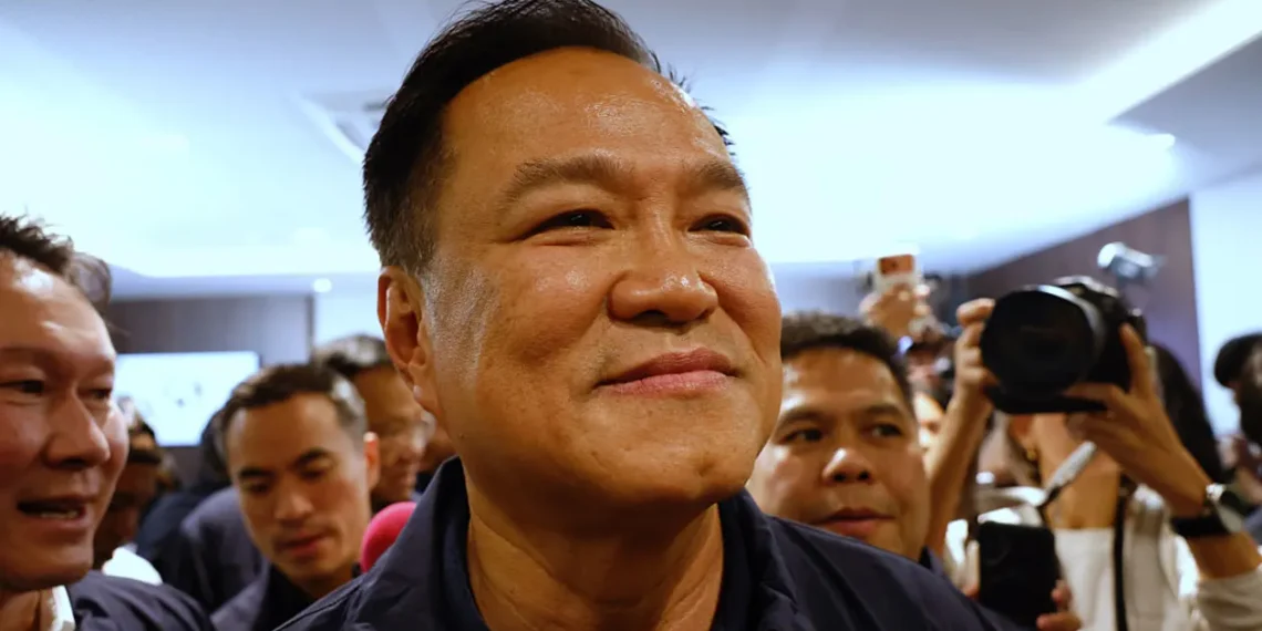 Centre-left António José Seguro set to win Portuguese presidency in run-off