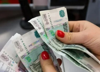 Russia’s war-driven rebound loses momentum in 2025