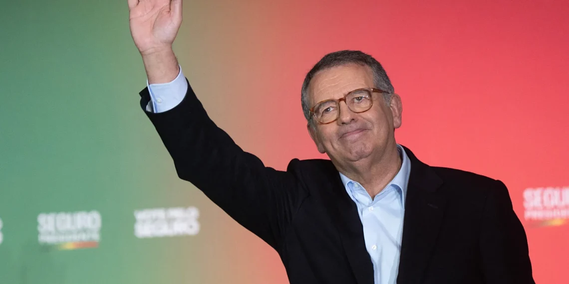 Centre-left António José Seguro set to win Portuguese presidency in run-off