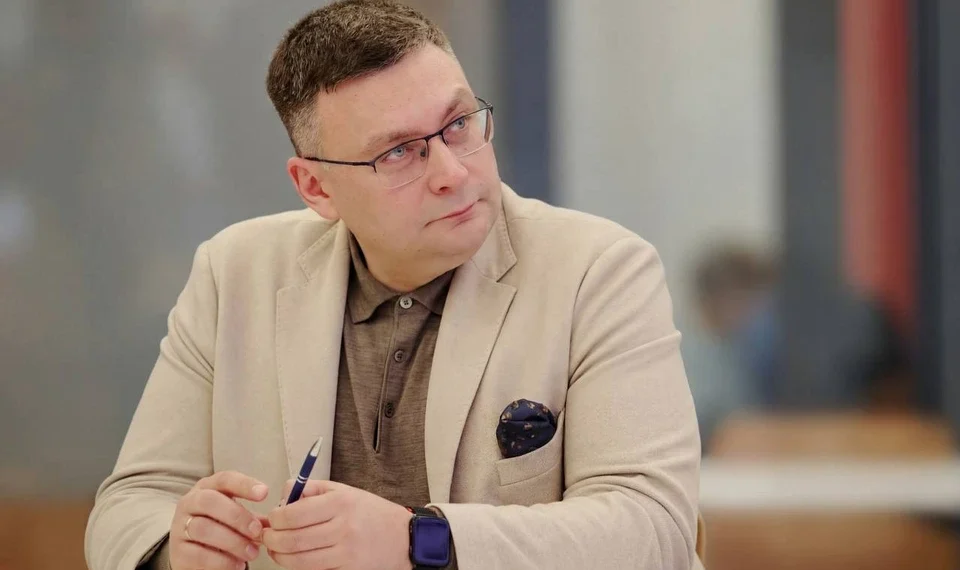 Moscow court orders detention of Znanie deputy head Serikov