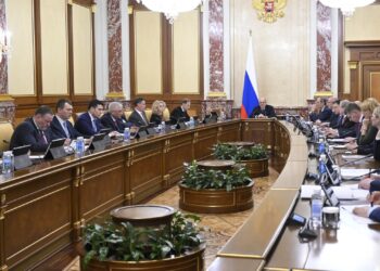 Russia allows compensation for tourists affected by Middle East airspace closures