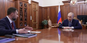 Putin meets DPR head Pushilin to discuss reconstruction and infrastructure
