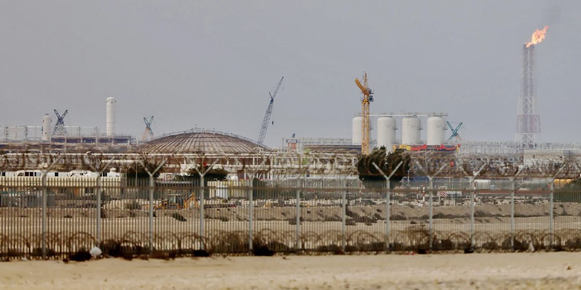 Oil and gas on April 25: Brent held at $105, Urals at $90, IEA sounds alarm