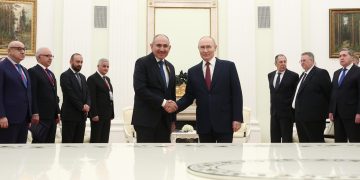 Putin and Pashinyan discuss trade, energy and South Caucasus ties