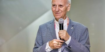 Shalva Amonashvili: If you don’t love children, don’t go to school