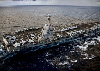 Three US aircraft carriers operate in Middle East for first time in decades