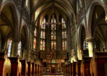 Catholicism is losing adherents worldwide while Protestantism grows in Latin America – Pew study