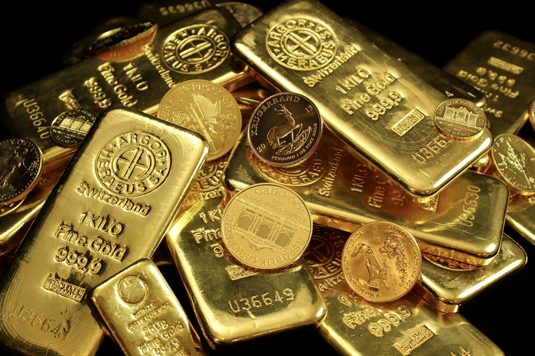Gold Under Siege: Smuggling Exceeds $120 Billion, Prices Fall, and Russian Asset Finds No Buyer