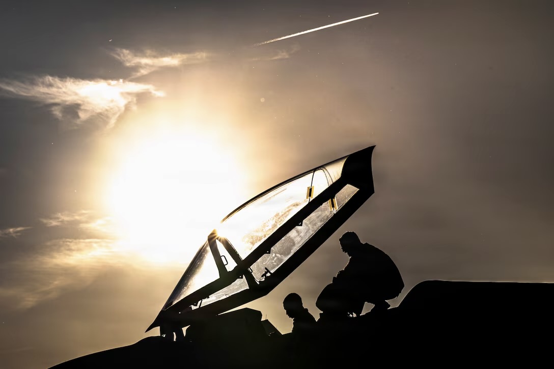 US Strikes 10 Targets in Iran, Tehran Bombs Bahrain and Kuwait