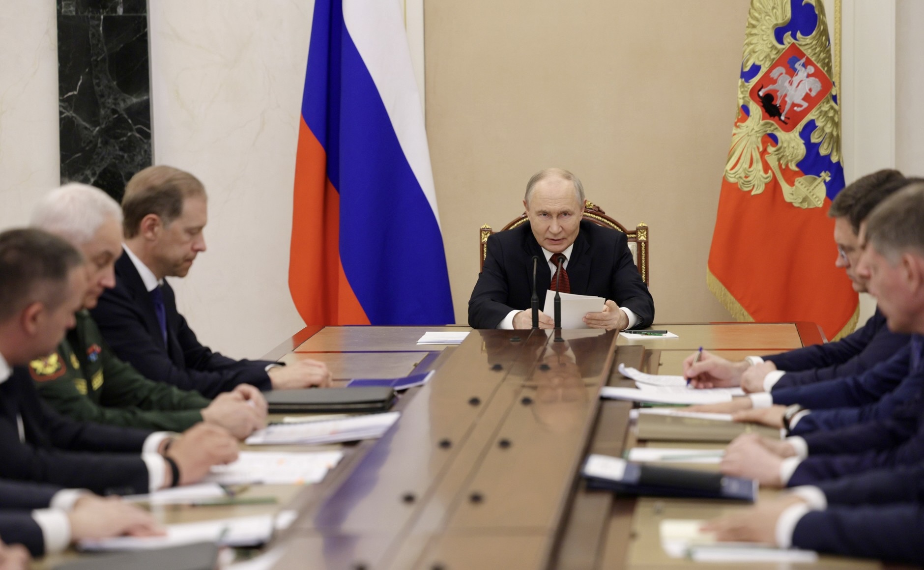 Putin Holds Meeting on Fuel Crisis
