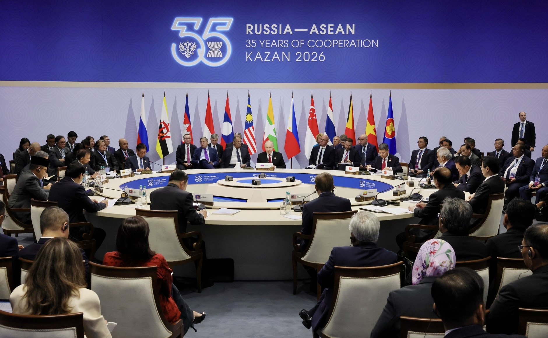 Russia Strengthens Ties with Asia as Europe Extends Sanctions