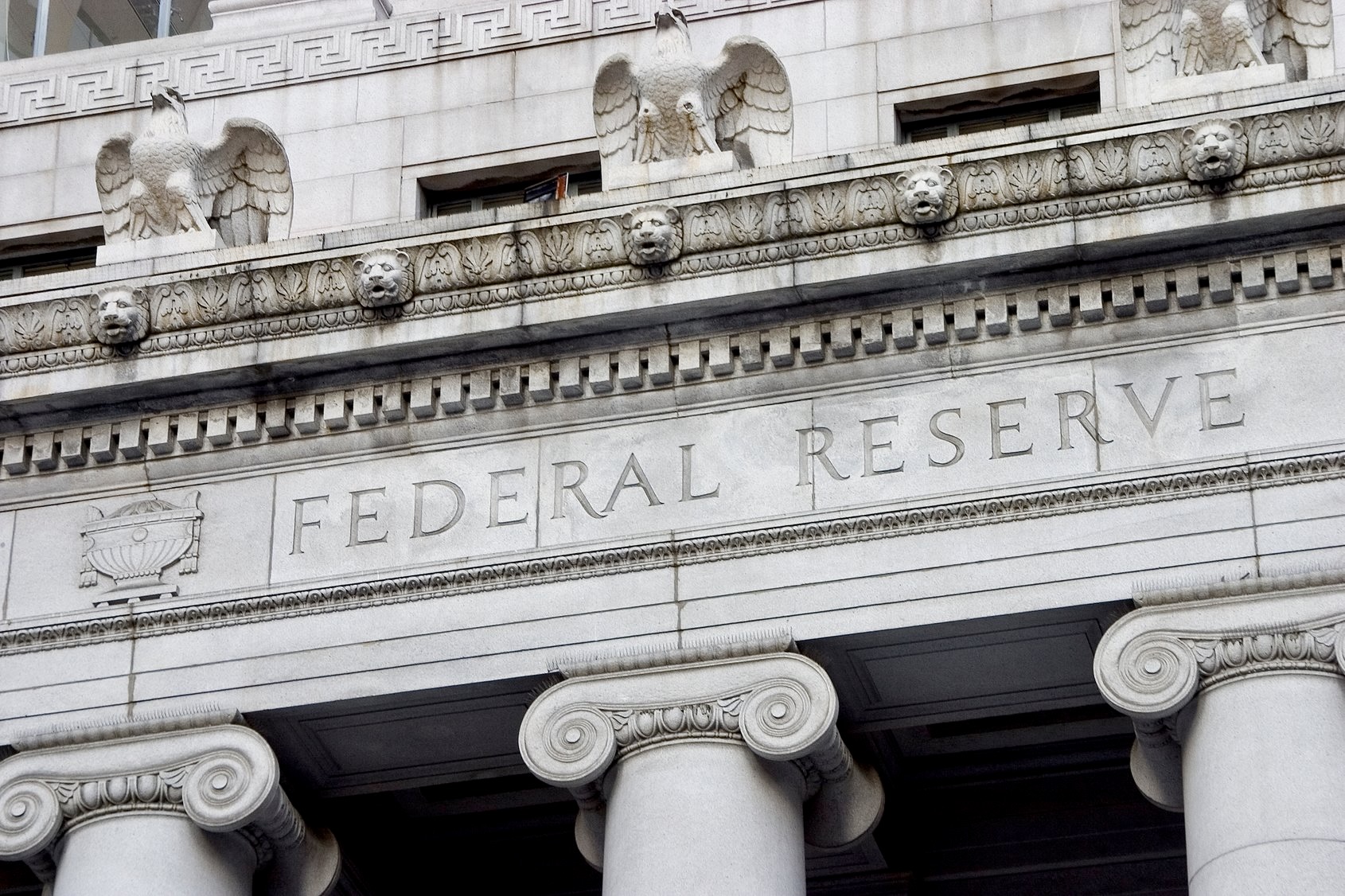 Rockefeller International demands immediate Fed rate hike