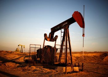 Brent stabilized at $93 after a 5% spike