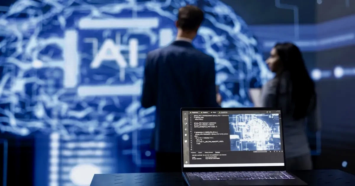 AI Splits the Labor Market and Creates New Oligarchs