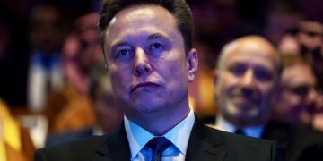 Elon Musk Takes SpaceX Public with Losses and a $1.8 Trillion Valuation