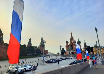 Service Sector in Russia Declines for Third Consecutive Month