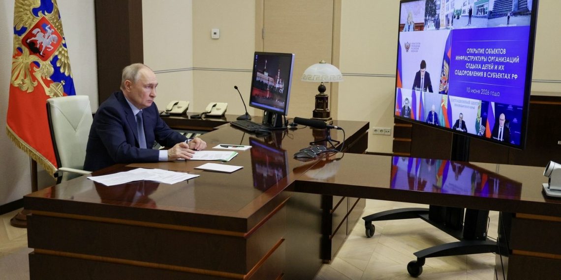 Putin: Personal Income Tax for Working Parents with Two Children Reduced to 6%