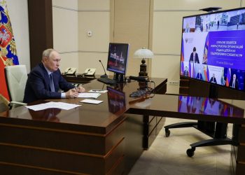 Putin: Personal Income Tax for Working Parents with Two Children Reduced to 6%