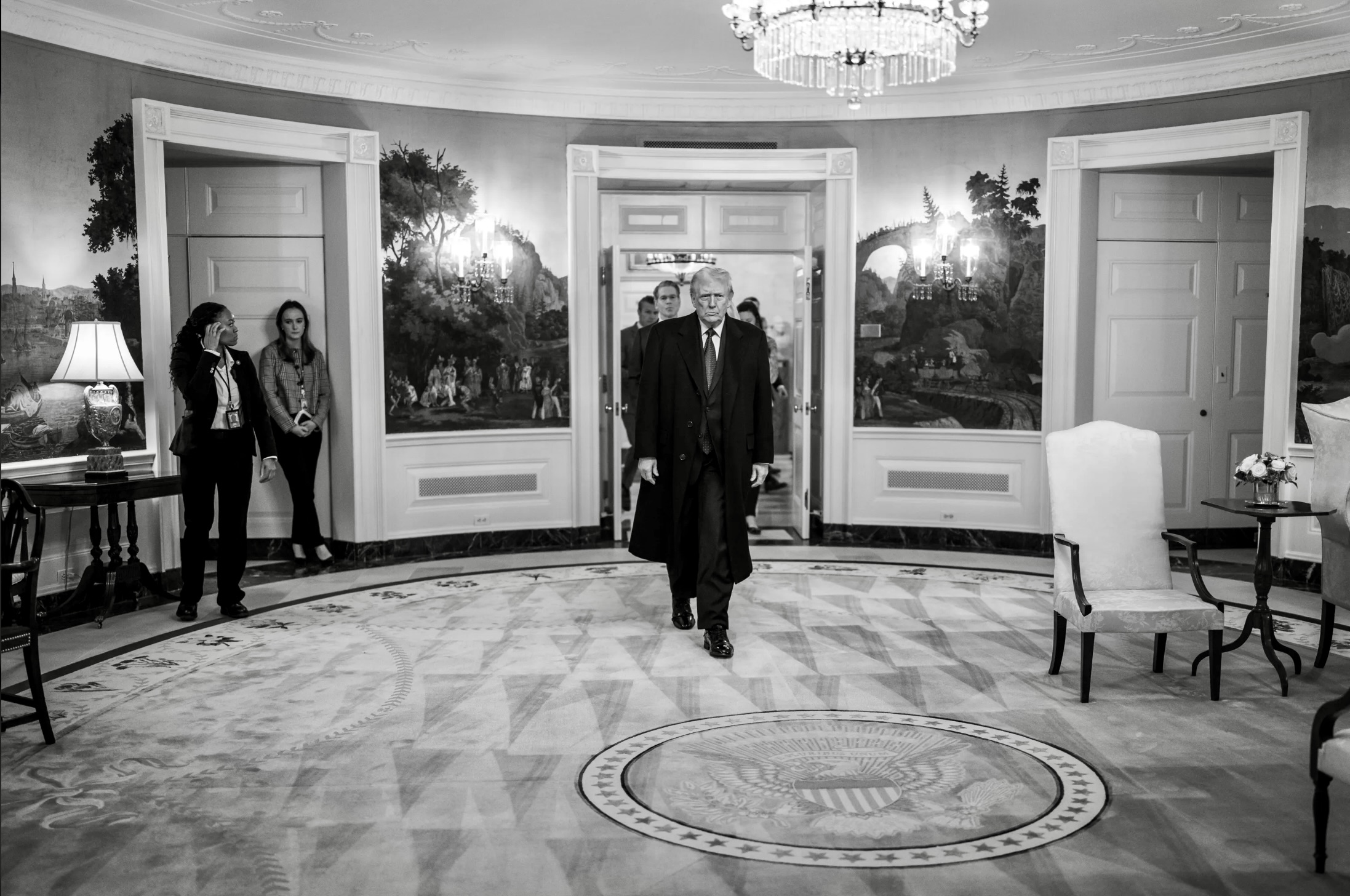 US and Iranian Presidents Sign Peace Memorandum in Versailles